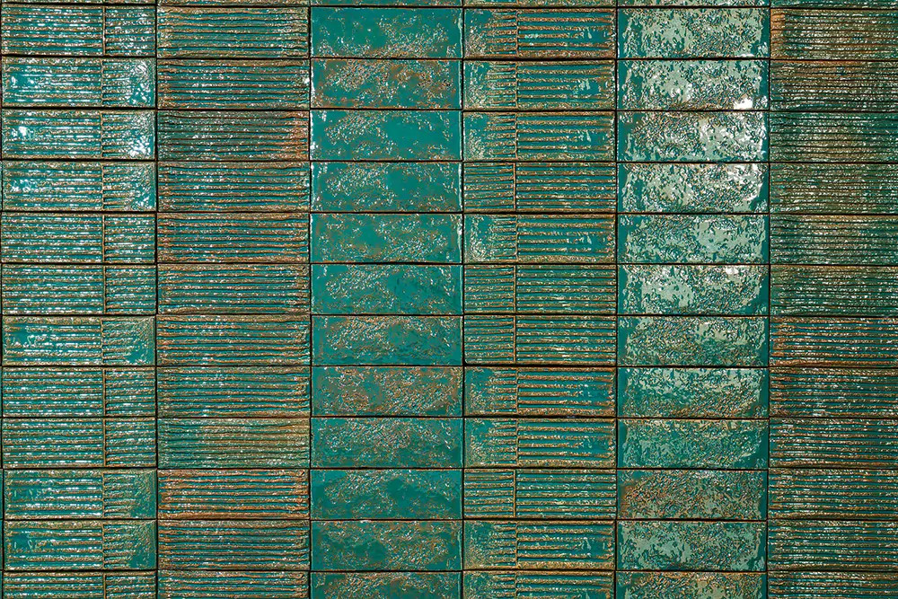 Плитка 23x8 Quadra Verde Chamotte глянцевая, рельефная бирюзовый в полоску Mutina Плитка 23x8 Quadra Verde Chamotte глянцевая, рельефная бирюзовый в полоску Mutina
